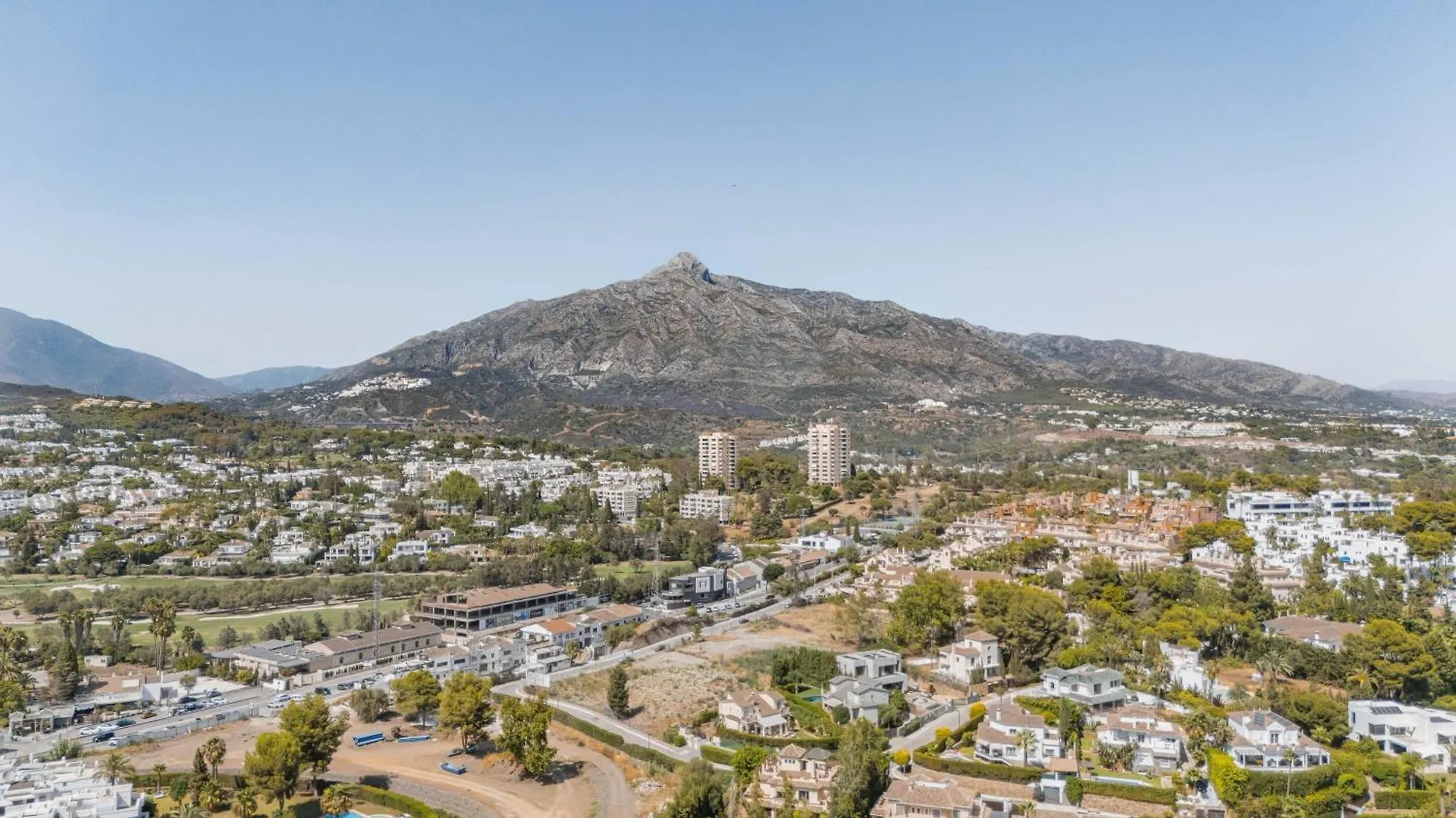 La Maestranza Luxury Views Nueva Andalucia Apartment Marbella