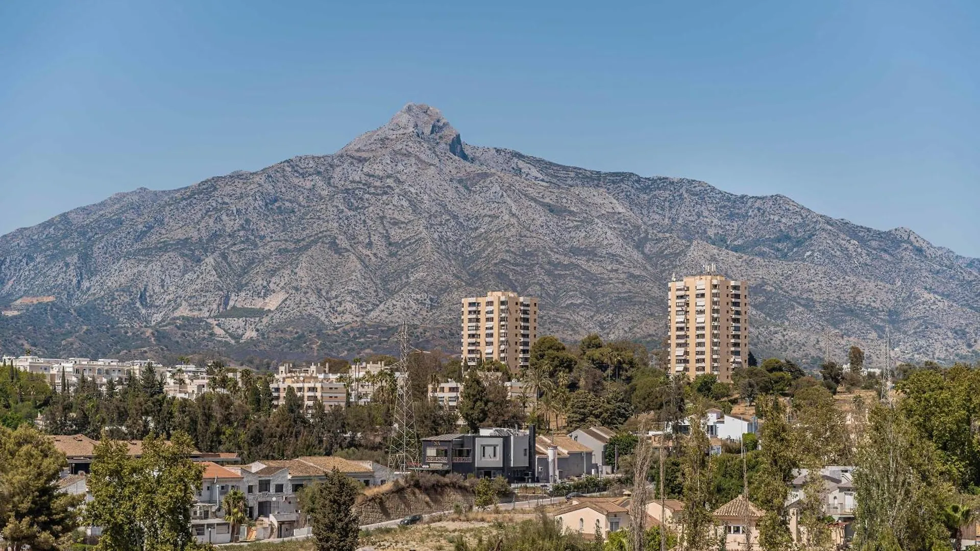 Apartamento La Maestranza Luxury Views Nueva Andalucia Marbella 0*,  España